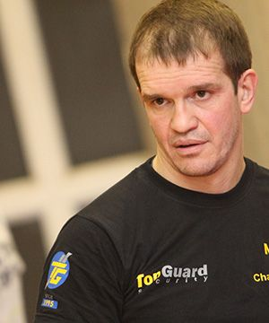 Интервью с тренером спортивного клуба AURUM о подготовке бойцов ММА, охранников TopGuard Security, боевых искусствах, Крав Мага и сотрудничестве с CNN