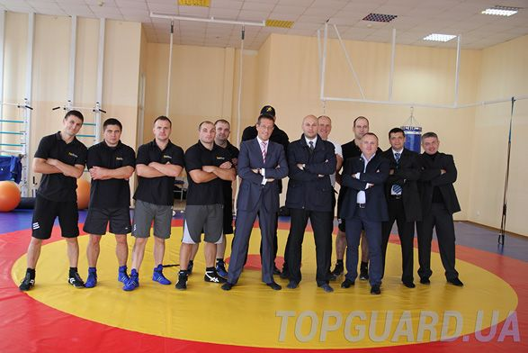 Интервью с тренером спортивного клуба AURUM о подготовке бойцов ММА, охранников TopGuard Security, боевых искусствах, Крав Мага и сотрудничестве с CNN
