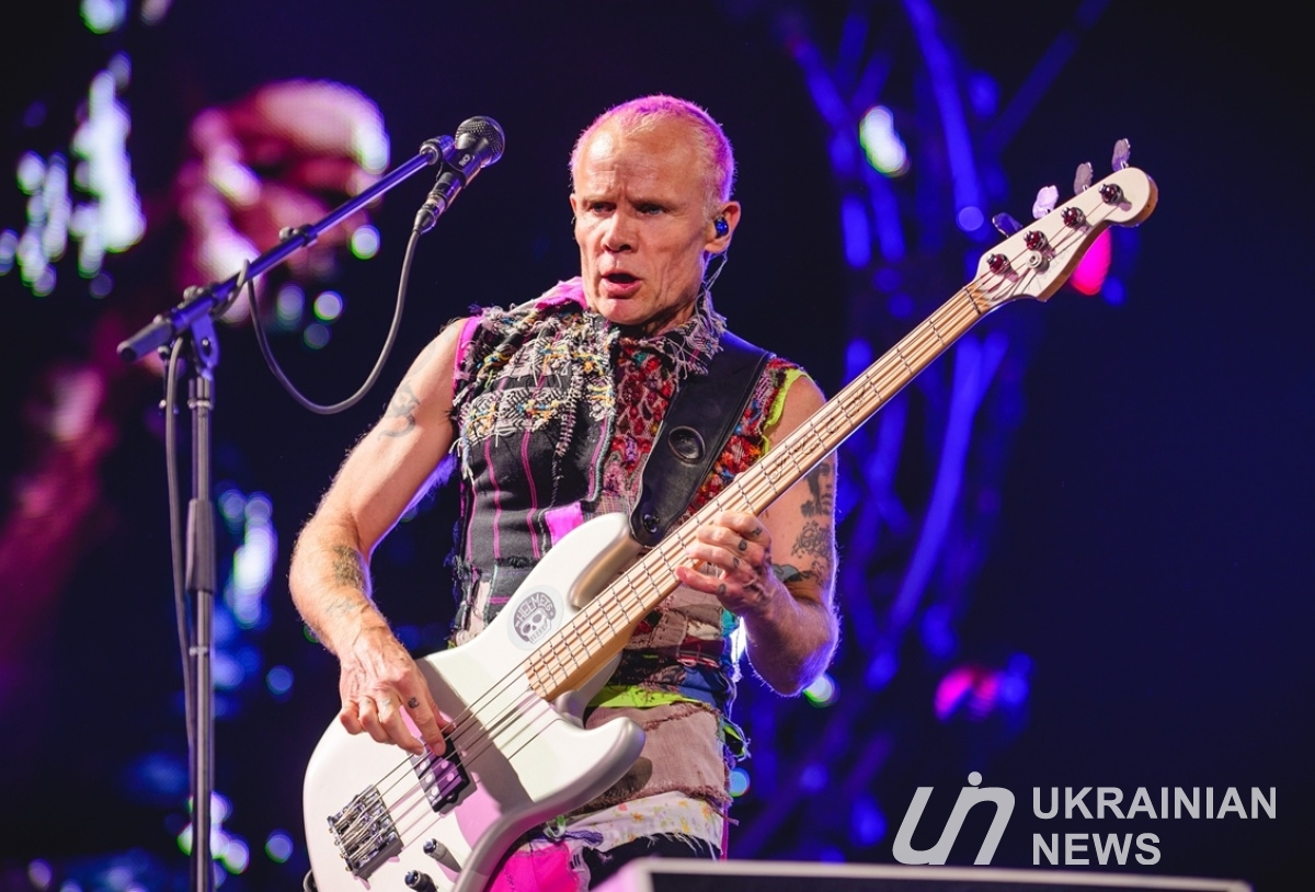 Обеспечение безопасности группы Red Hot Chili Peppers во время концерта в Киеве, личная охрана музыкантов, транспортное сопровождение и логистика от компании TopGuard