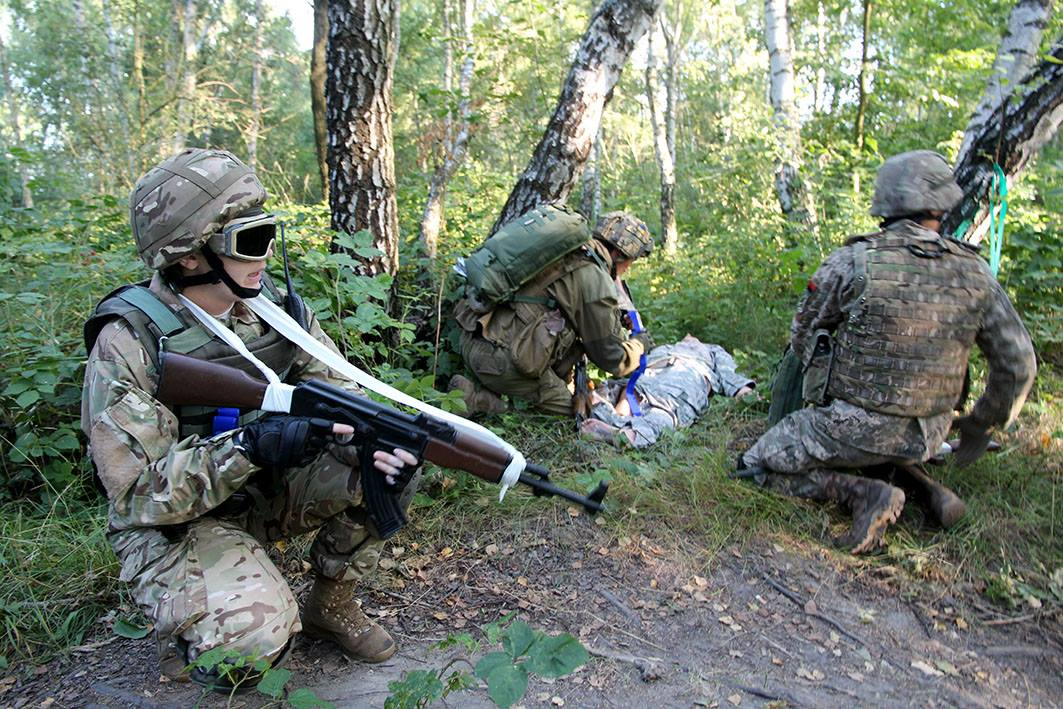 Подготовка военных парамедиков ВСУ по стандартам НАТО 68W в Украине, обучение тактической медицине и сертификация инструкторов с участием специалистов TopGuard