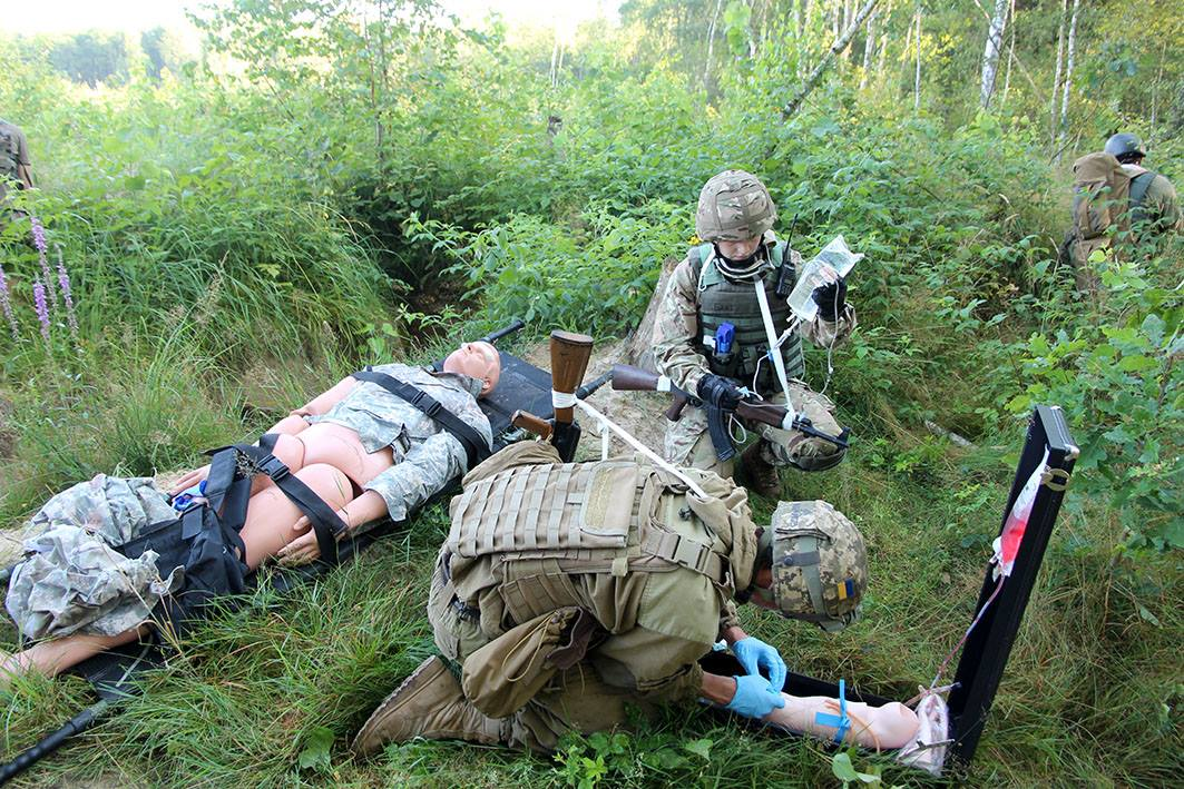 Подготовка военных парамедиков ВСУ по стандартам НАТО 68W в Украине, обучение тактической медицине и сертификация инструкторов с участием специалистов TopGuard