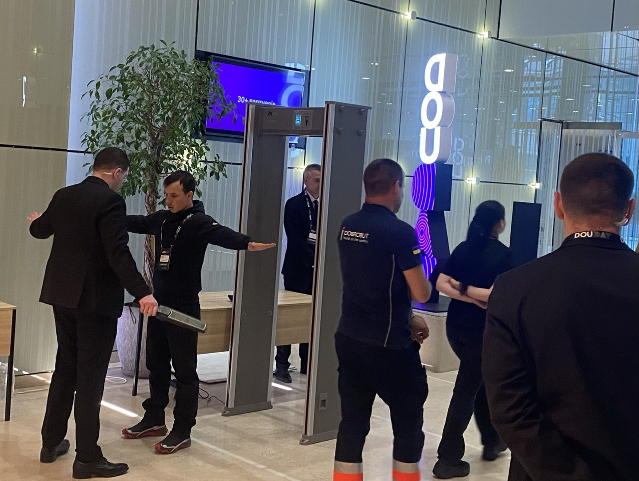 Безопасность IT-конференции DOU Day — TopGuard Security на масштабном мероприятии украинского IT-сообщества